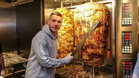 Lukas Podolski ist unter anderem f&uuml;r eine D&ouml;nerkette bekannt.