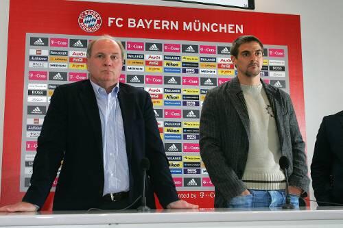 Die Abschieds-Pressekonferenz: Sebsatian Deisler (r.), mit Uli Hoeneß, verkündet am 16. Januar 2007 sein Karriere-Ende.