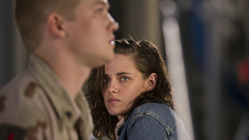 Kristen Stewart spielt die Schwester von Billy (Joe Alwyn).
