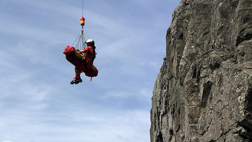 Der abgestürzte Münchner konnte nur noch tot geborgen werden. (Symbolfoto) Der abgestürzte Münchner konnte nur noch tot geborgen werden. (Symbolfoto)