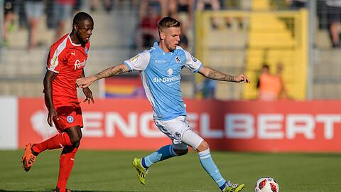 Hat Probleme mit dem Sprunggelenk: Daniel Wein, Mittelfeldspieler des TSV 1860.