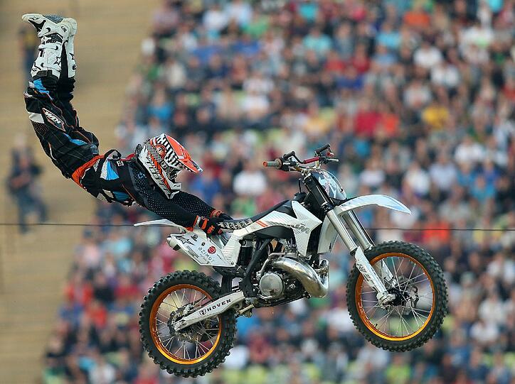 Am Samstag haben die X-Fighters in München Station gemacht - und spektakuläre Stunts gezeigt. Mit von der Partie beim letzten Stopp vor dem Finale in Sydney: Die Stars der Szene rund um den Spanier Dany Torres.