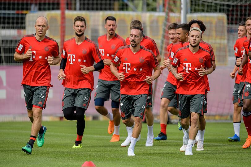 Die Bayernprofis beim Trainingsauftakt, unter anderem sind Arjen Robben, Franck Ribéry und Rafinha mit dabei.