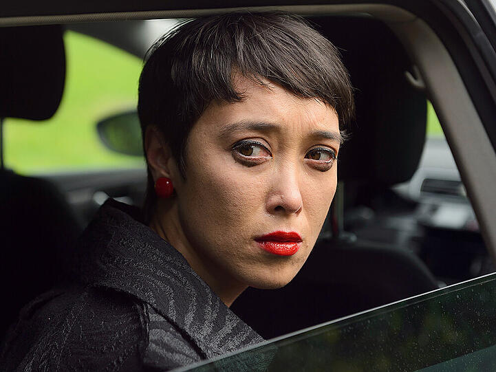 Melika Foroutan in ihrer Rolle der Louise Boni