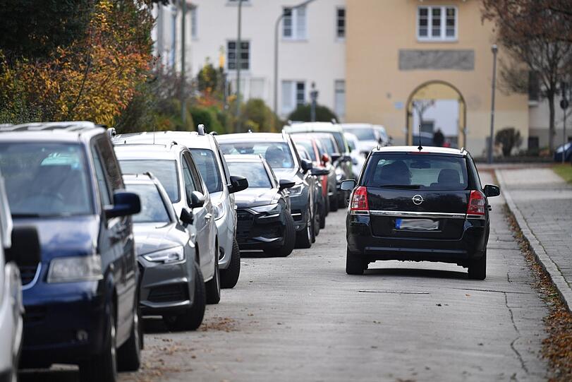 "Wir brauchen Platz für die Begrünung der Stadt. Das geht in vielen Bereichen nur durch die Umnutzung des Straßenraums": Wohngebiet in München.