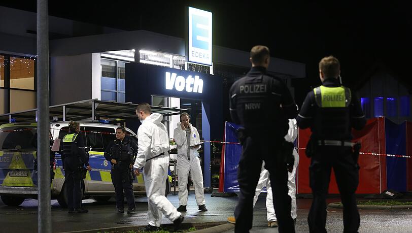 Der Junge sei so schwer verletzt worden, dass er noch vor Ort starb. Der Junge sei so schwer verletzt worden, dass er noch vor Ort starb.