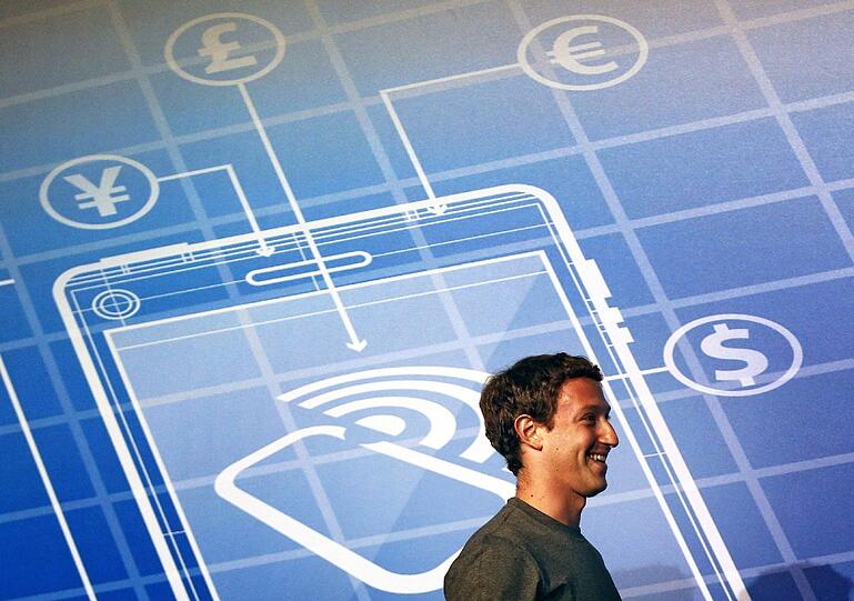Hat in diesen Tagen - nach der Übernahme von WhatsApp - viel zu erklären: Facebook-Gründer Mark Zuckerberg beim Mobile World Congress in Barcelona.