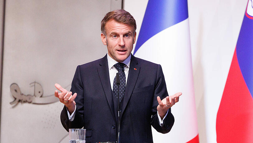Der französische Präsident Emmanuel Macron hat Hoffnung, dass das Diebesgut nach dem Raubüberfall im Louvre wieder gefunden werden kann. Der französische Präsident Emmanuel Macron hat Hoffnung, dass das Diebesgut nach dem Raubüberfall im Louvre wieder gefunden werden kann.