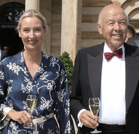 AfD-Chefin Alice Weidel neben dem Milliard&auml;r Theo M&uuml;ller in Bayreuth.