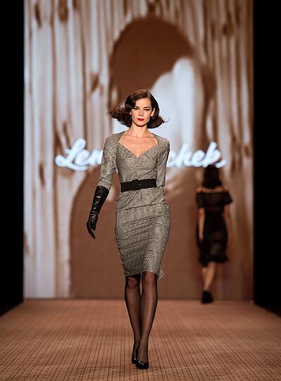 Hochgeschlossen oder freizügig. Auf der Fashion Week gibt es für jeden Geschmack etwas. Die Bilder von den Modenschauen.