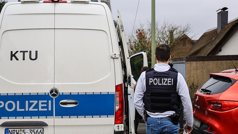 Nach der Tat sicherten Einsatzkr&auml;fte Spuren.