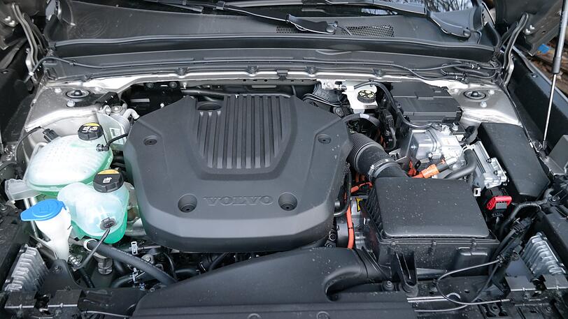 Das T5-Triebwerks-System aus Verbrenner und E-Motor leistet zusammen 262 PS.