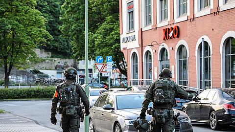 Eine Razzia gegen mutmaßliche Drogen- und Waffenhändler in vier Bundesländern hat auch ein Mehrfamilienhaus in Hagen in den Fokus genommen.