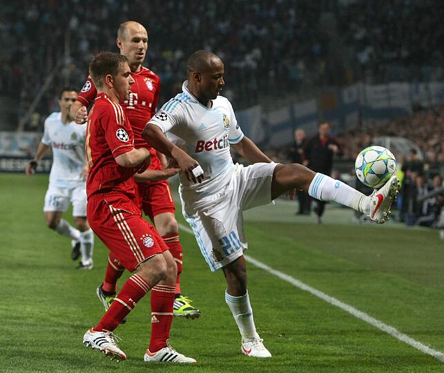 Der FC Bayern gewinnt in einem mäßigen Spiel souverän mit 2:0 bei Olympique Marseille und kann fürs Halbfinale gegen Real Madrid planen. Schweinsteiger holt sich Gelbsperre fürs Rückspiel - sehen Sie hier die Bilder...