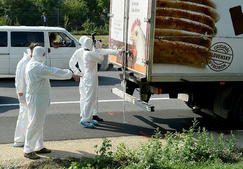 Grausiger Fund: In Österreich wurden mindestens 20 tote Flüchtlinge entdeckt. Die Bilder.