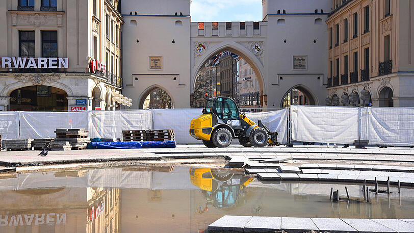 Ältere Bilder von der Stachus-Baustelle. Sie wird wahrscheinlich den ganzen Sommer über dauern.