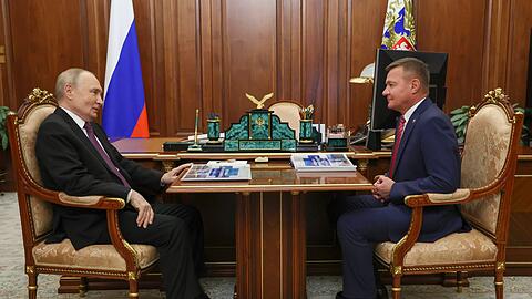 Kremlchef Wladimir Putin feuerte Verkehrsminister Roman Starowoit nach einem guten Jahr im Amt - kurz darauf wurde er tot aufgefunden. (Archivbild)
