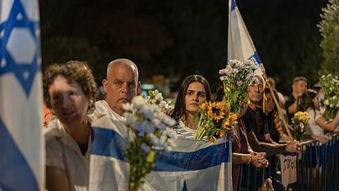 Nach zwei Jahren Krieg endlich Waffenruhe - viele haben nicht überlebt. (Archivbild) Nach zwei Jahren Krieg endlich Waffenruhe - viele haben nicht überlebt. (Archivbild)