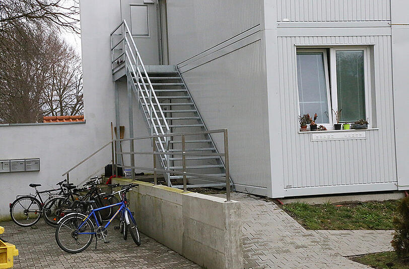 Bilder von der Asylbewerberunterkunft in Dorfen, in der ein 20-Jähriger erstochen wurde.