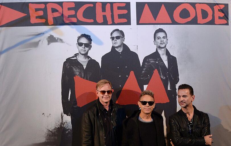 31- Jahre zusammen und immer noch hochexplosiv. Die Band Depeche Mode, die mit ihrem Synthie-Pop die Musik nachhaltig geprägt haben, kommt im Juni nach München. Die Bilder von vergangenen Konzerten und Aktionen.