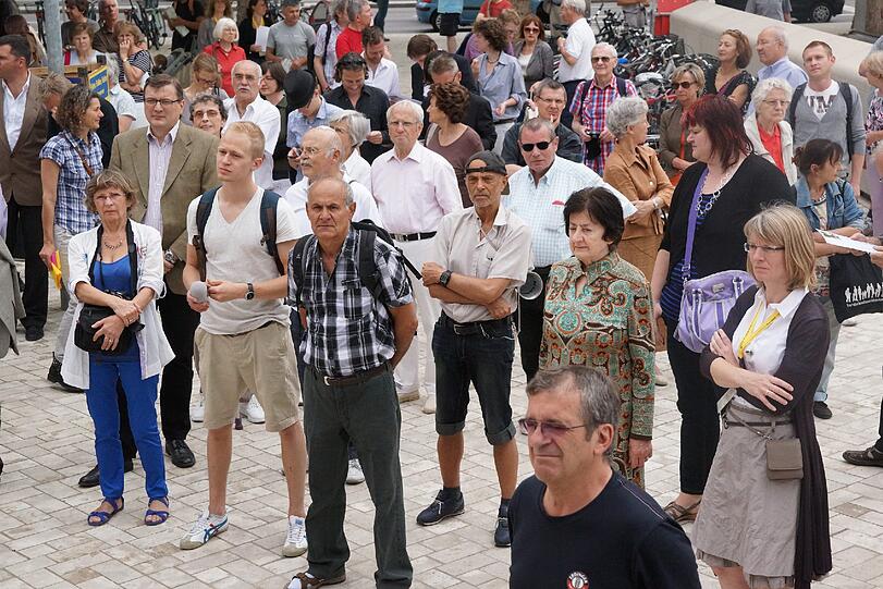 Der Platz war bereits um 11 Uhr voll. Das Fest geht zwei Tage lang.