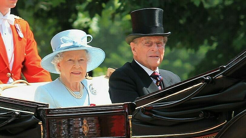 Queen Elizabeth II. und Prinz Philip bei einer Parade anlässlich des Geburtstags der Königin im Jahr 2017