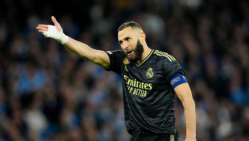 Karim Benzema verlässt Real Madrid und soll vor einem Wechsel nach Saudi-Arabien stehen. Karim Benzema verlässt Real Madrid und soll vor einem Wechsel nach Saudi-Arabien stehen.