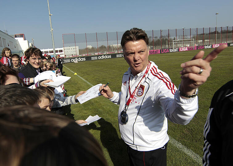 Das erste Training, seitdem der FC Bayern bekannt gegeben hatte, dass der Vertrag mit van Gaal zum Saisonende aufgelöst wird. Die Bilder.