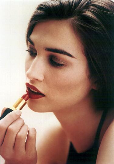 4.Make-up Knallrote Lippen, rosige Wangen? Hetero-Merkmale.