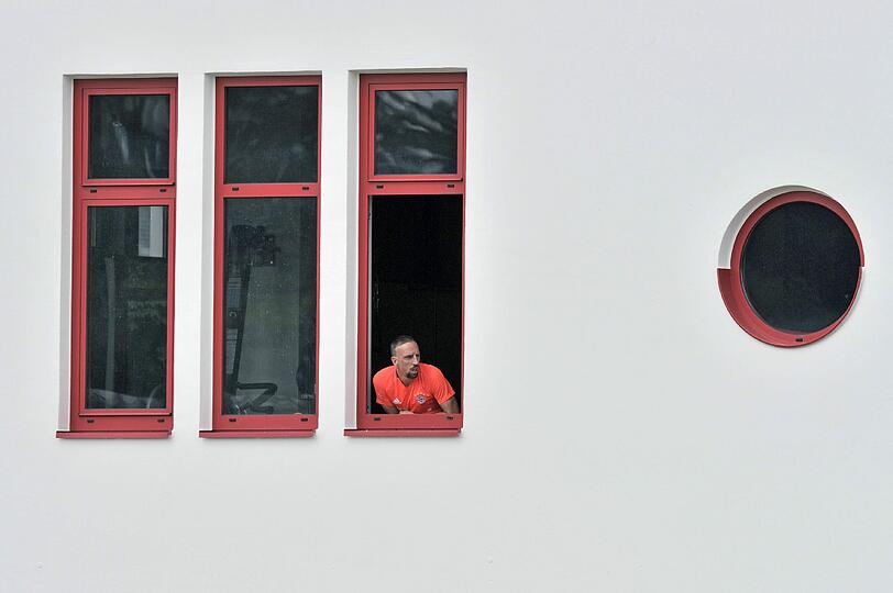 Franck Ribéry beobachtete das Geschehen zunächst aus sicherer Entfernung.
