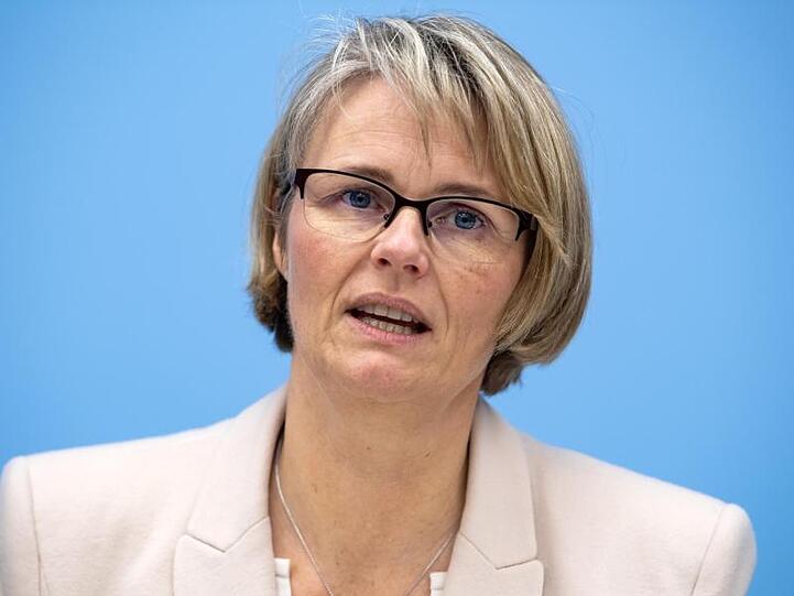 "Studierenden steht nun die Möglichkeit offen, ein zinsloses Darlehen bei der Kreditanstalt für Wiederaufbau zu beantragen": Bundesbildungsministerin Anja Karliczek.