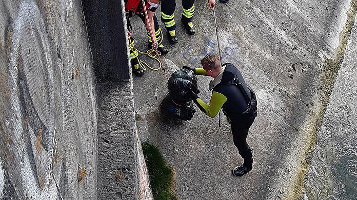 Die Büste vom "Kini" ist 40 Kilo schwer.