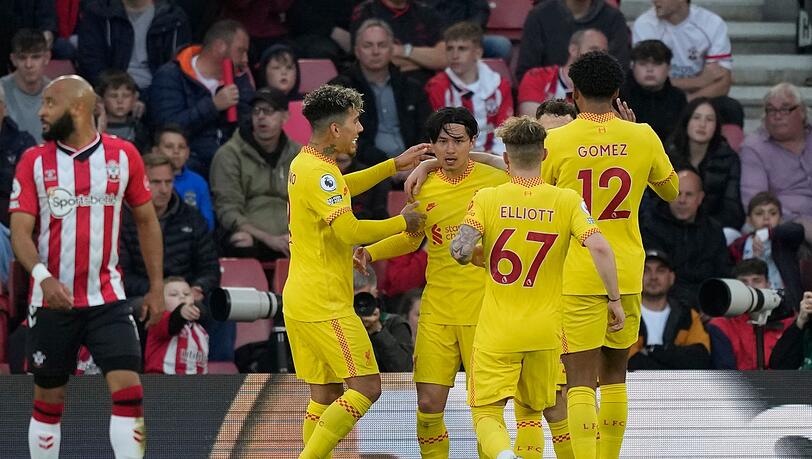Liverpool rückt bis auf einen Punkt an Tabellenführer Manchester City heran.