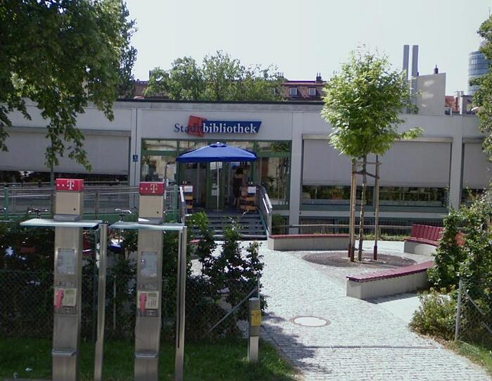 Die Stadtbibliothek in der Schrenkstraße.