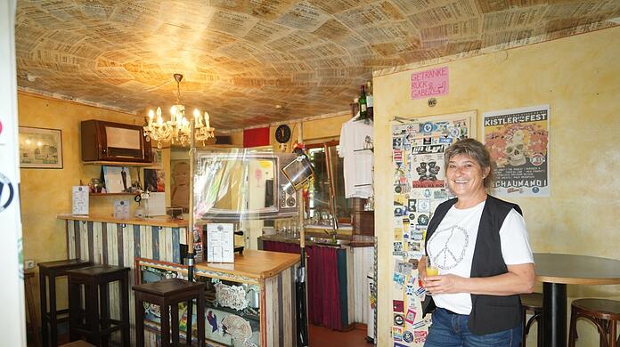 Ein Wohnzimmer der Giesinger, ihr Wohnzimmer für die Giesinger: Gabi Benkert in ihrem Schau ma moi an der Tegernseer Landstraße.