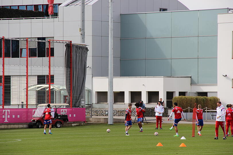 Am Dienstag gab's an der Säbener Straße ein öffentliche Trainingseinheit. Hier gibt's die Bilder!
