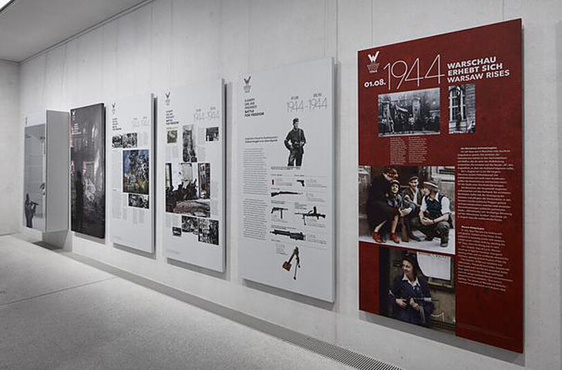 Blick in die Ausstellung "Der Warschauer Aufstand 1944".