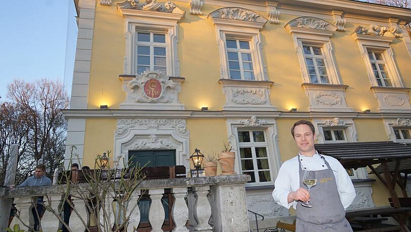 Küchenchef Michel Metzner vor dem Bamberger Haus: Er hat das kreative Fünf-Gänge-Menü für die neue Ess-Klasse zusammengestellt.