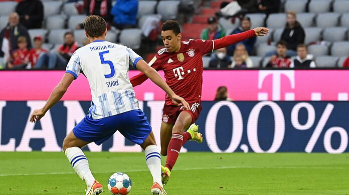 Im Stile eines Torjägers: Bayern-Juwel Jamal Musiala (18) erzielt das 3:0 gegen Hertha.