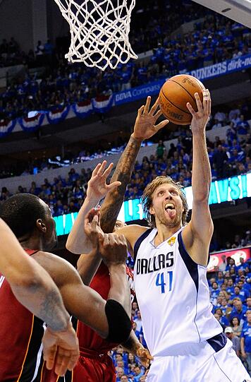 Dirk Nowitzki und seine Dallas Mavericks gleichen in der NBA-Finals-Serie zum 2:2 aus.