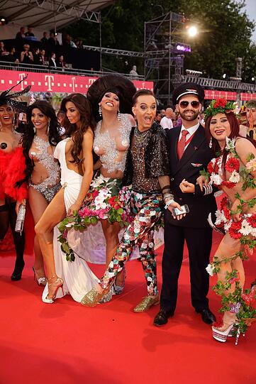 Yasmine Petty, Julian F.M. Stoeckel und Models