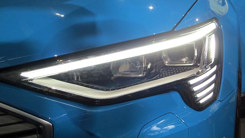 Die Signatur des Tagfahrlichts ist für den elektrisch angetriebenen e-tron maßgeschneidert.