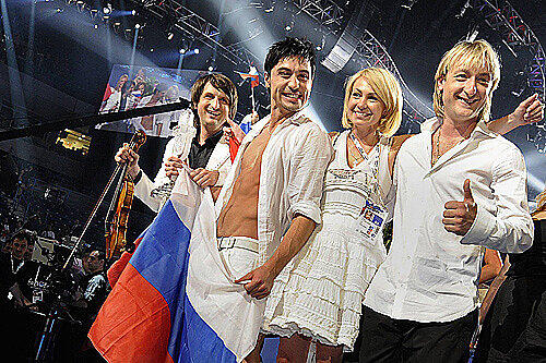 Russlands Gewinner Dima Bilan (Mitte)