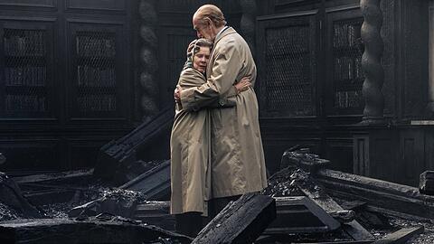Imelda Staunton als Queen Elizabeth II. und Jonathan Pryce als Prinz Philipp in der neuen "The Crown"-Staffel.