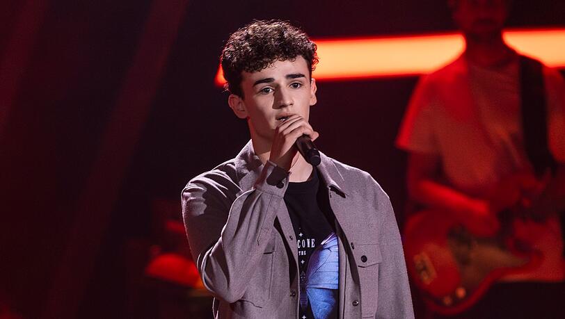 Benjamin Bieck begeisterte bei "The Voice of Germany" mit seiner Version des AnnenMayKantereit-Lieds "Barfuß am Klavier". Benjamin Bieck begeisterte bei "The Voice of Germany" mit seiner Version des AnnenMayKantereit-Lieds "Barfuß am Klavier".