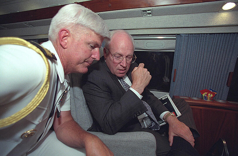 9/11 aus der Sicht der US-Regierung: Interne Fotos aus dem weißen Haus zeigen Vizepräsident Cheney, die Nationale Sicherheitsberaterin Condoleezza Rice, Außenminister Colin Powell und US-Präsident Bush am 11. September 2001.