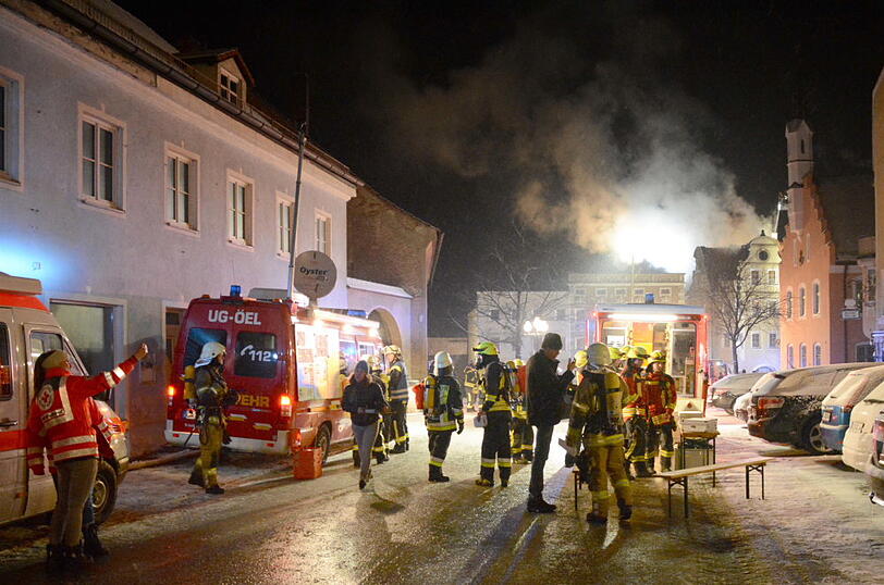 Bei dem Brand im Zentrum Veldens wurden zwei Menschen verletzt.