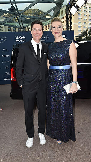 Maria Höfl-Riesch und ihr Mann - in Sneakern.