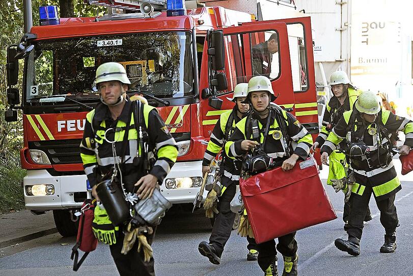 Wegen der starken Rauchentwicklung nach einem Saunabrand hat die Feuerwehr das Hotel evakuiert. Verletzt wurde niemand.
