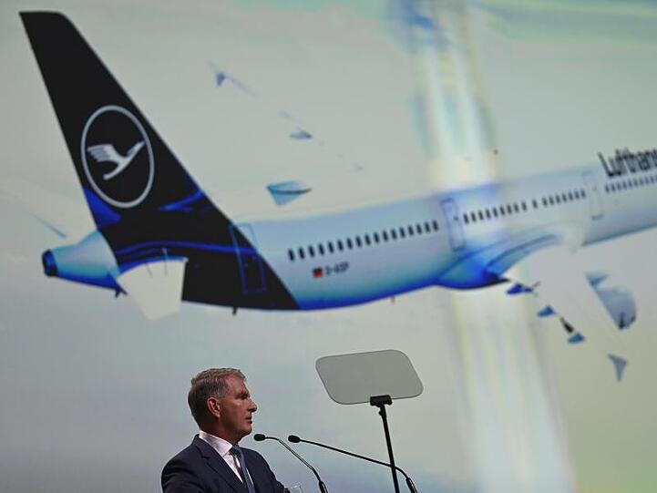 Lufthansa-Chef Carsten Spohr spricht bei der Hauptversammlung des Unternehmens in Bonn.